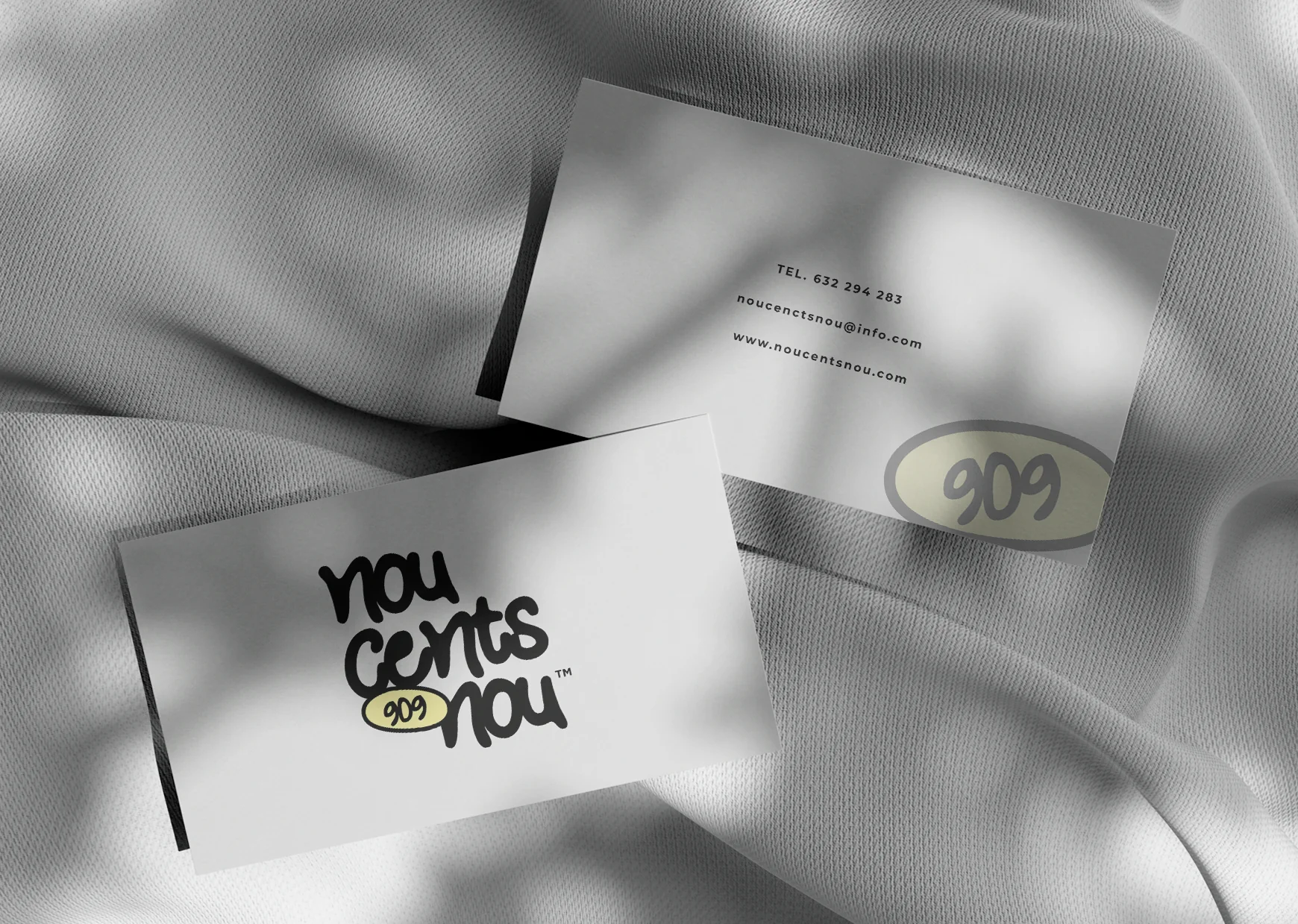 Noucentsnou Identity Cards